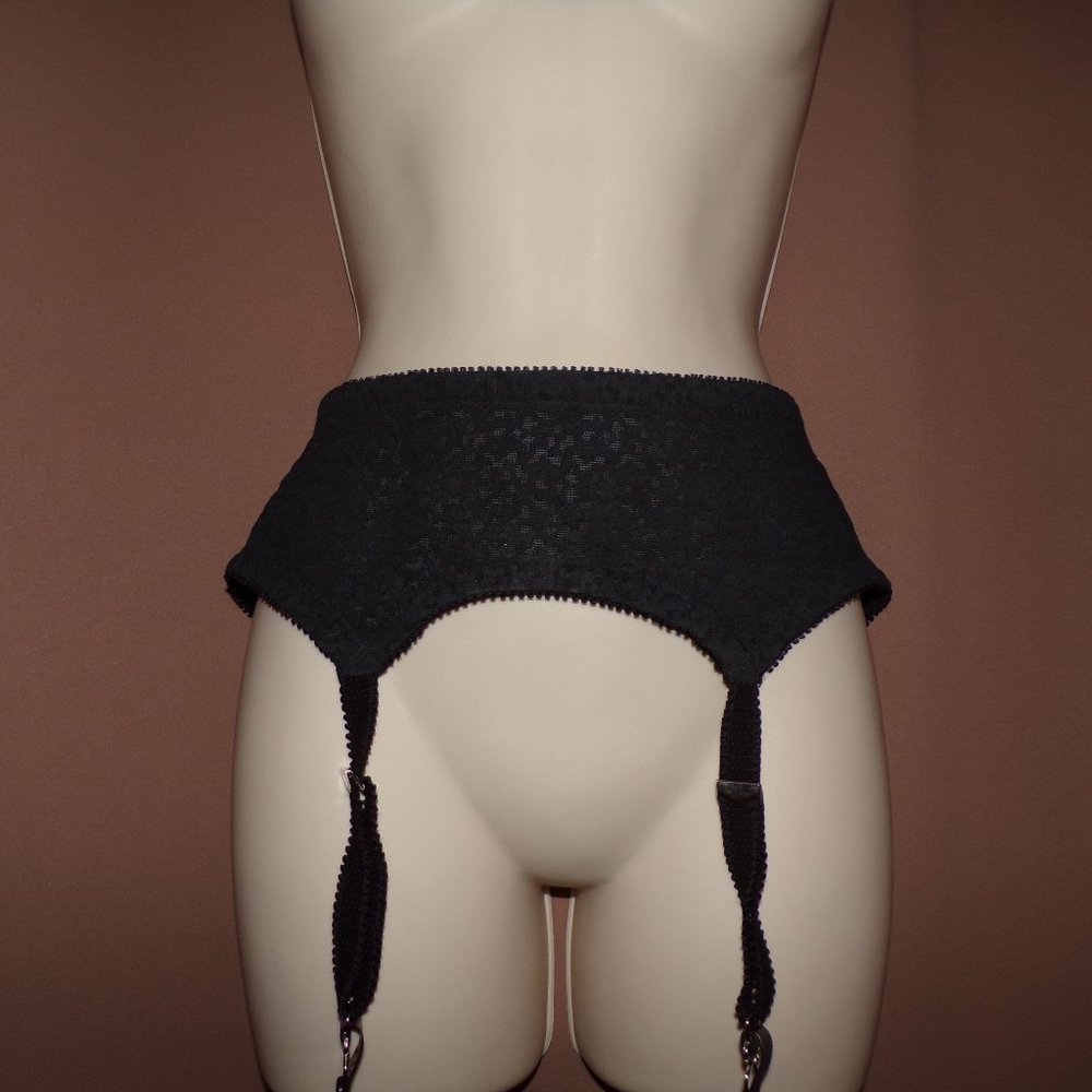 Super sexy vintage black garter belt size 28 S